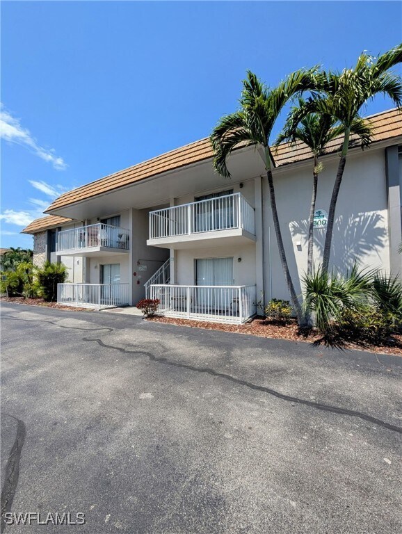 Building Photo - 1830 Maravilla Ave