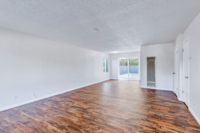 Building Photo - 39-41 Griggs Lane