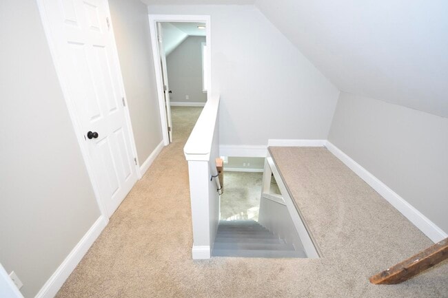 Building Photo - 5 Fern Ct