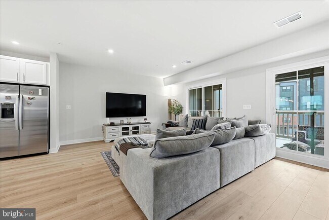 Building Photo - 14447 Albemarle Point Pl