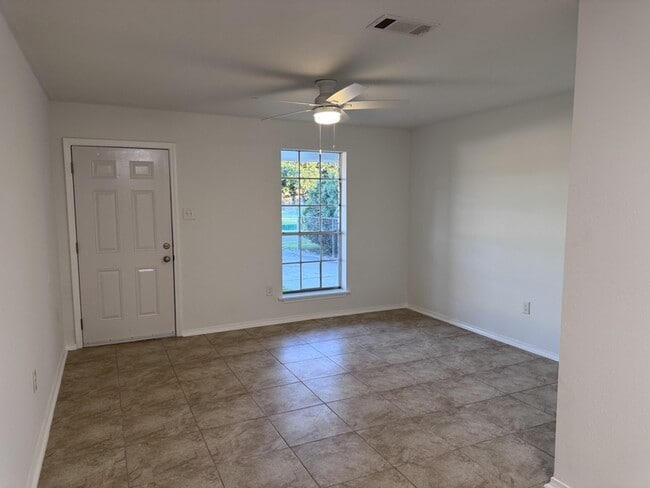 Building Photo - 2116 Stander Pl