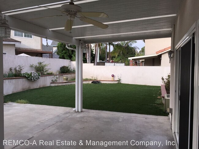 Building Photo - 4 br, 2.5 bath House - 11102 Bermuda Street