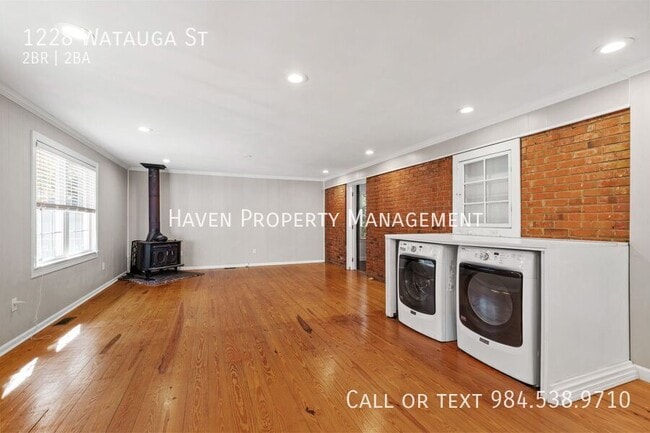 Building Photo - 1228 Watauga St