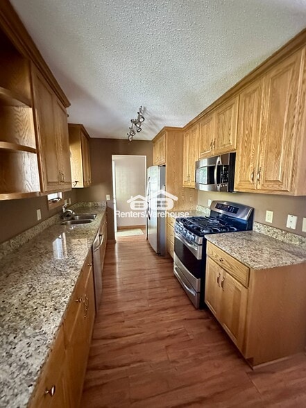 Building Photo - 4933 Crestview Rd