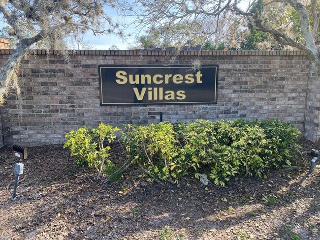 Building Photo - MOVE-IN SPECIAL-WONDERFUL 3/2.5 Home with 1 car garage-UCF Area