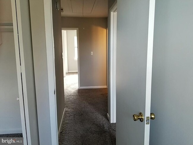 Building Photo - 142 Grand Dr