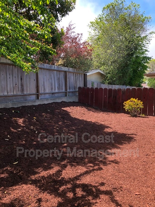 Building Photo - 725 Lobos St