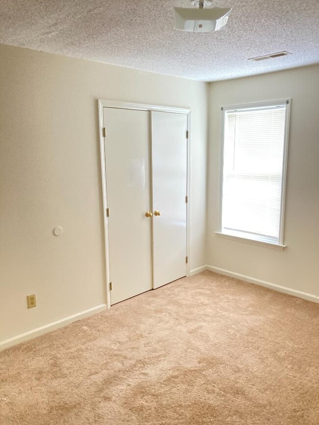 Building Photo - 2123 Barefoot Park Ln SW