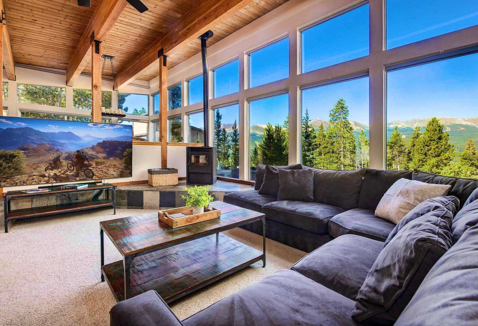 Building Photo - 1396 Forest Hills Dr