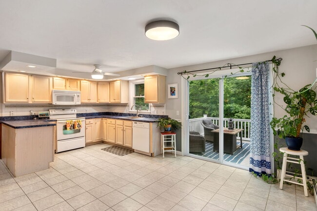 Building Photo - 59 Lincoln St