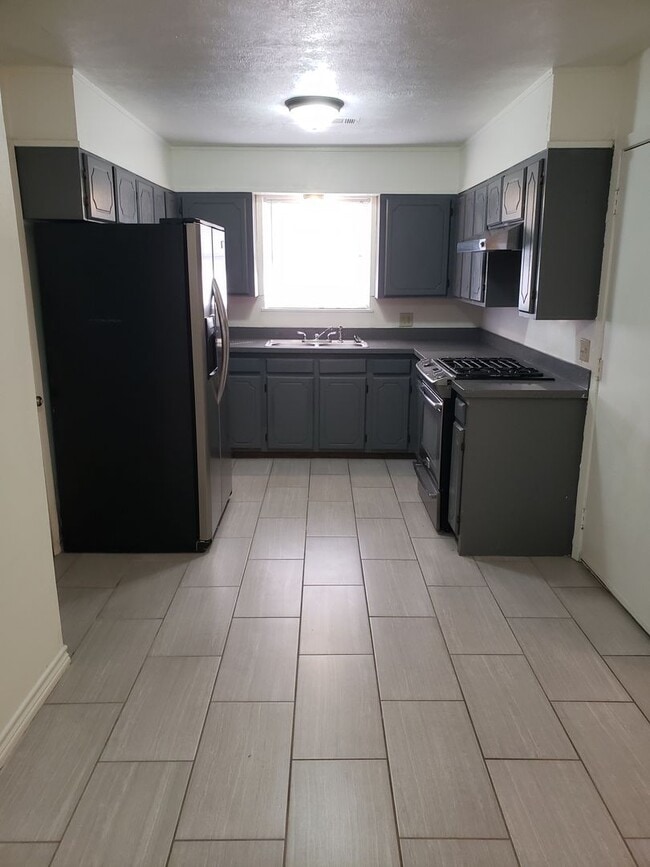 Building Photo - NISD Home