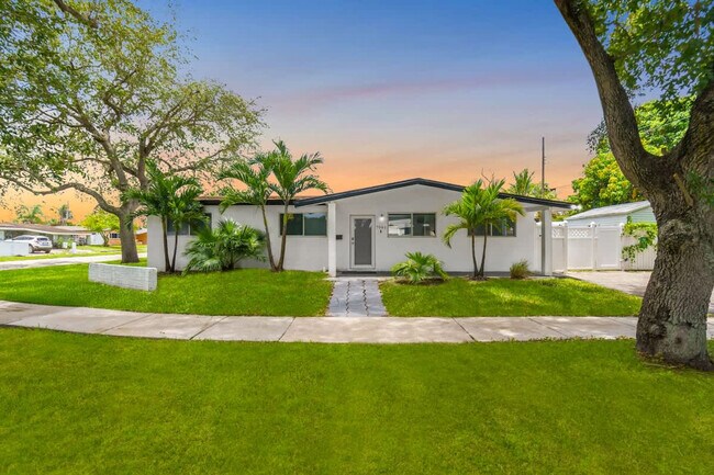 Building Photo - 7061 Coolidge St