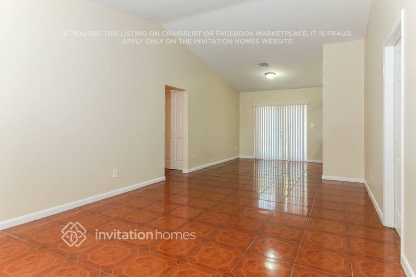 Building Photo - 5673 Fletcher St