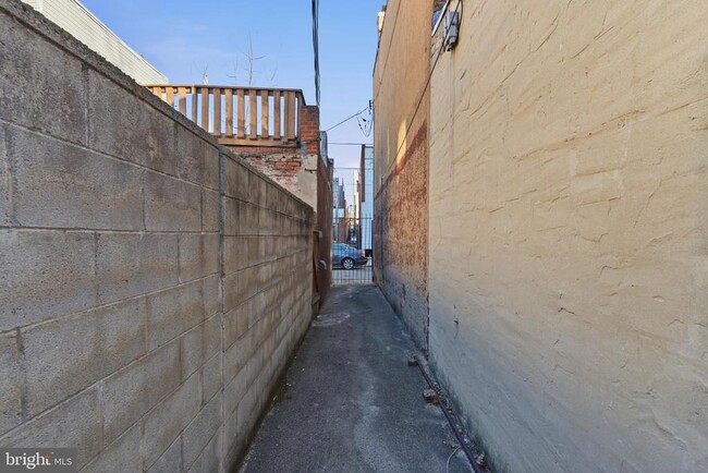 Building Photo - 1831 S 21st St