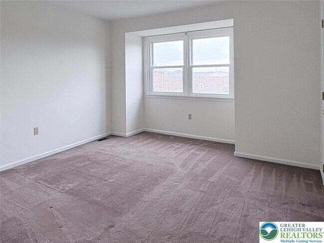 Building Photo - 1217 N Nelson St