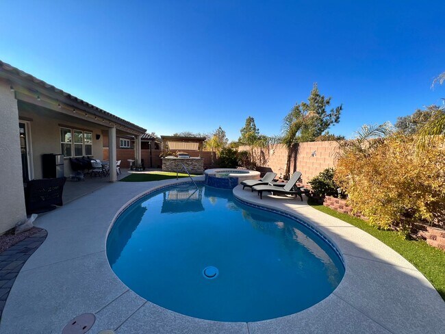 Building Photo - 1 Story 4Bed Pool Built in BBQ