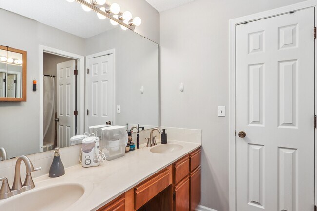 Building Photo - 8927 Hauser St