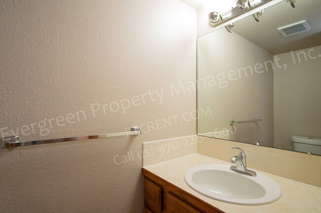 Building Photo - 6437 Edgeware St