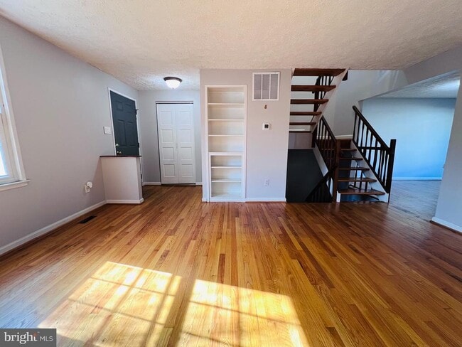 Building Photo - 305 Gundry Dr