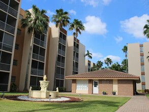 Building Photo - 1337 W 49th Pl