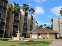 Building Photo - 1337 W 49th Pl