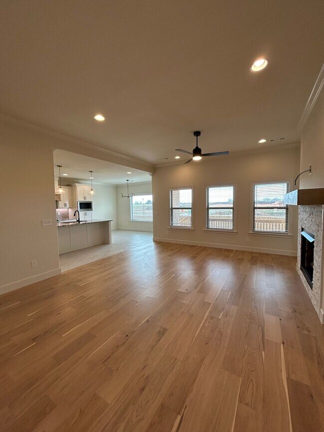 Building Photo - Beautiful Modern Home in Pea Ridge!