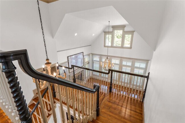 Building Photo - 390 Hembree Rd