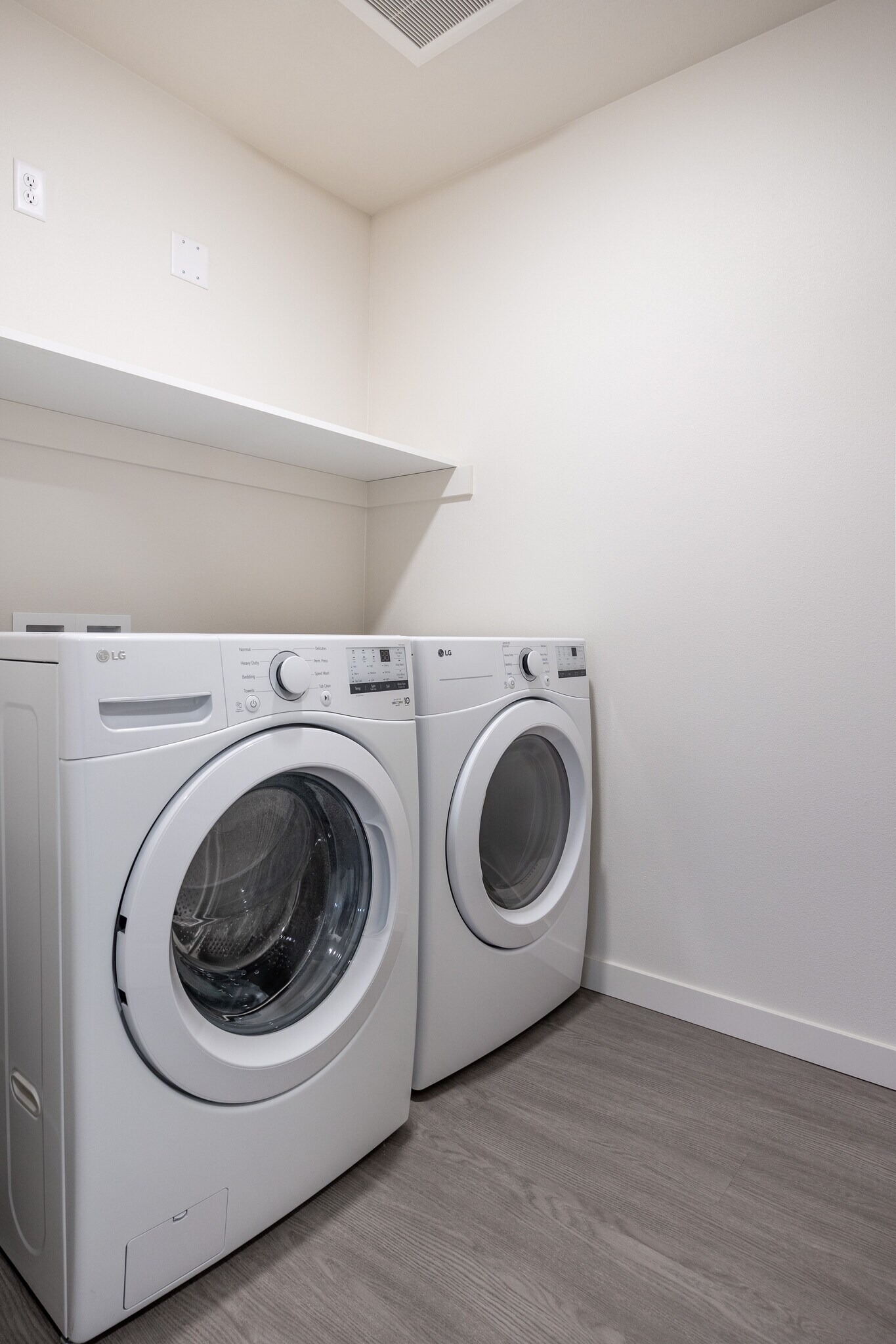 Building Photo - 20 S Volland St