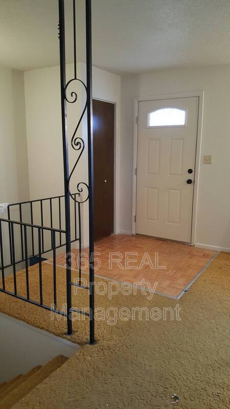 Building Photo - 803 4th St