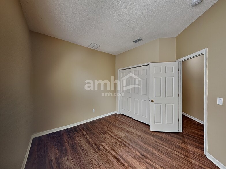 Building Photo - 1714 Cedar Lake Dr