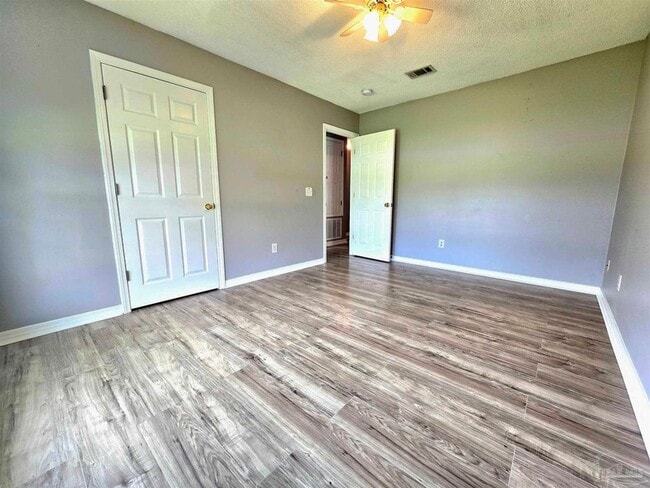 Building Photo - 6718 Fort Deposit Dr