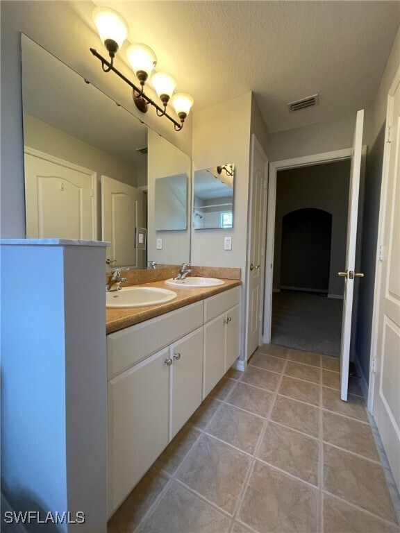 Building Photo - 8711 Athena Ct