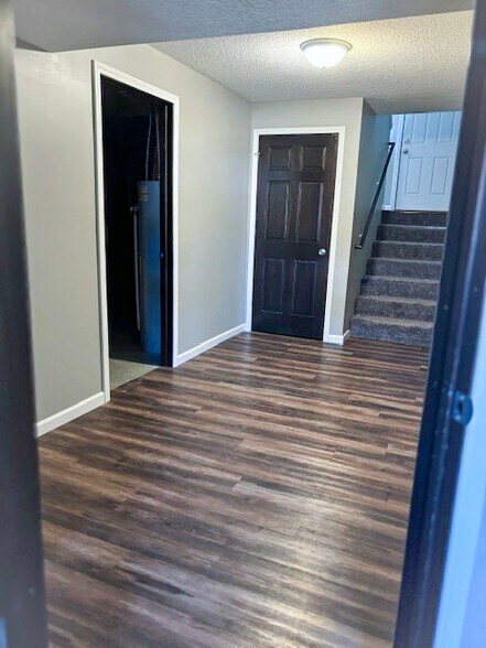 Building Photo - 1987 Southridge Ave