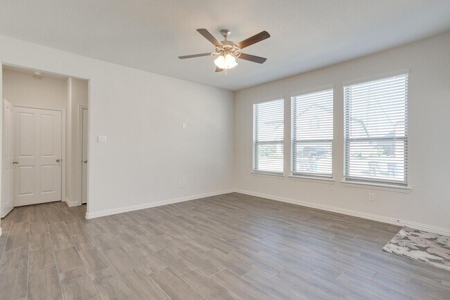 Building Photo - 6721 Farsight Dr