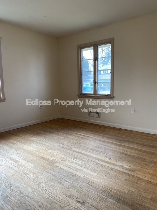 Building Photo - 102 Poncha Ave
