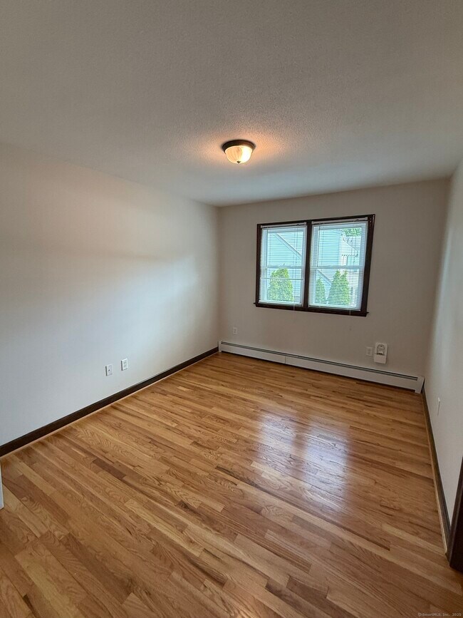 Building Photo - 500 Farmington Ave