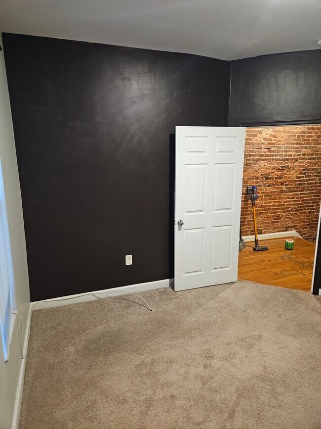 Building Photo - 1806 N Calvert St