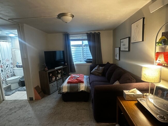 Building Photo - 2118 7th Ave