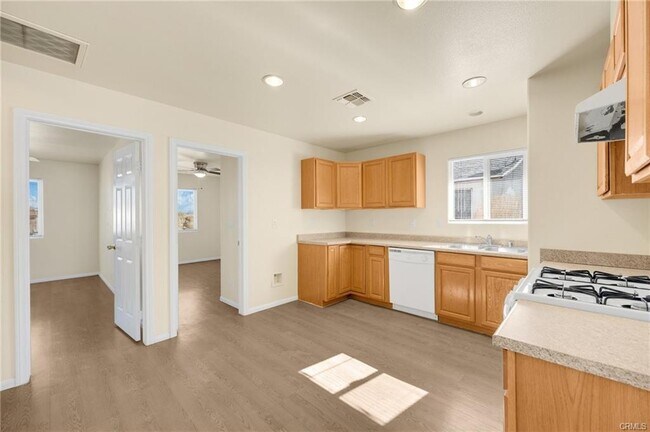 Building Photo - 6673 Split Rock Ave