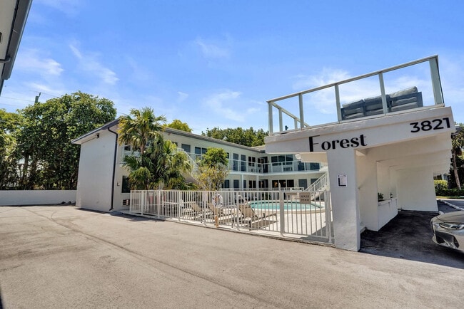 Building Photo - 3821 N Ocean Blvd