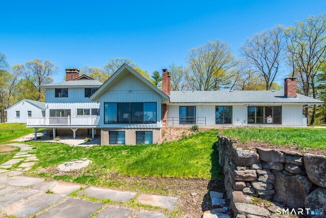 Building Photo - 43 Prattling Pond Rd