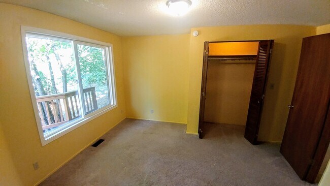 Building Photo - 1415e3