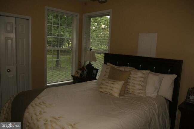 Building Photo - 20925 Cheyenne Terrace