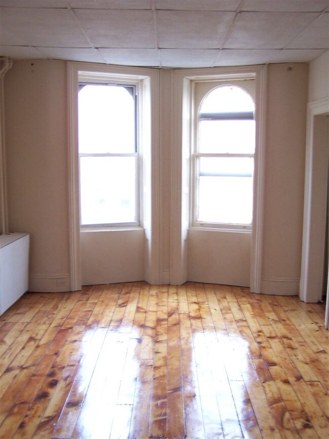 Building Photo - 1034 Washington St