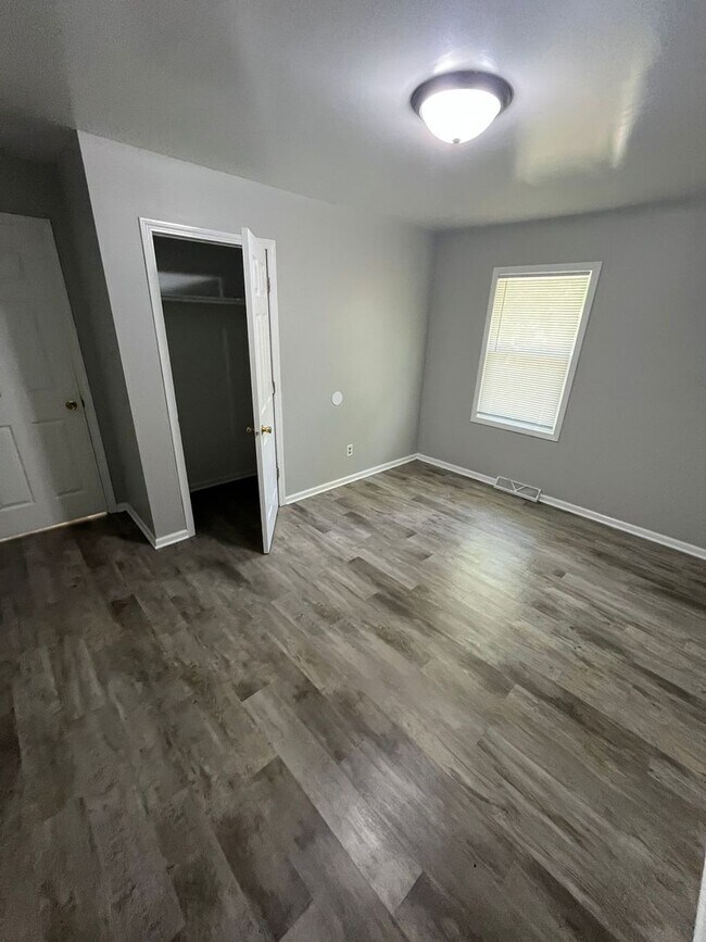 Building Photo - WOW! This is a Home! 3-bedroom, 1-bath hom...