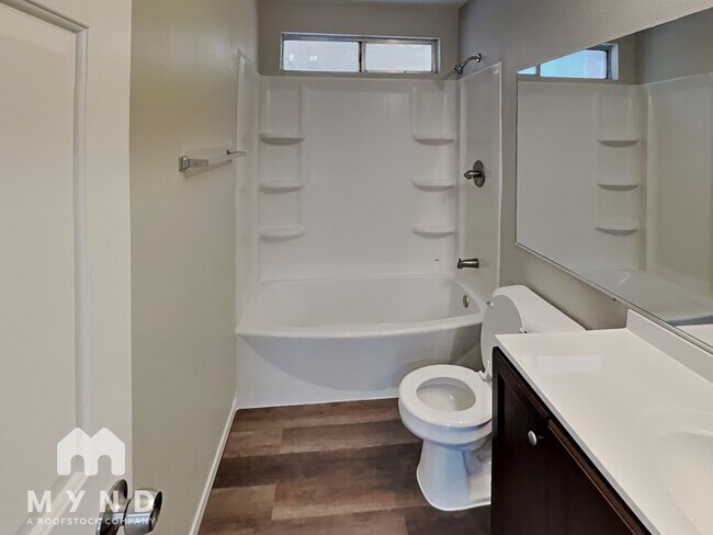 Building Photo - 1527 Cane Hill Dr