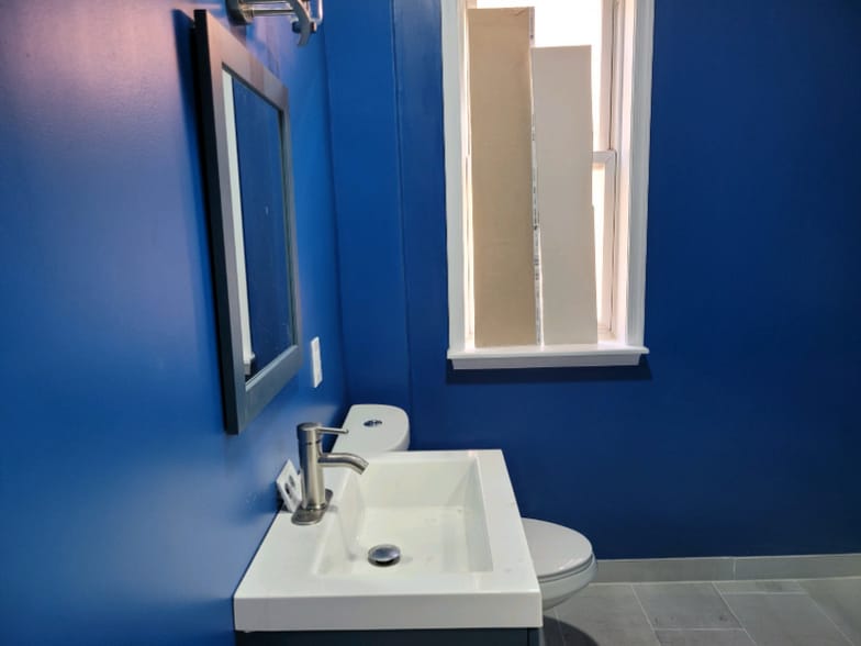 Building Photo - 705 S 52nd St