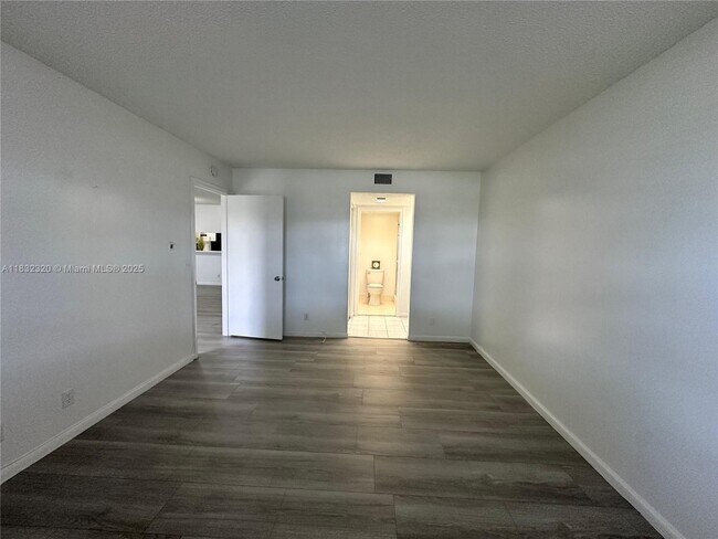 Building Photo - 12850 SW 4th Ct