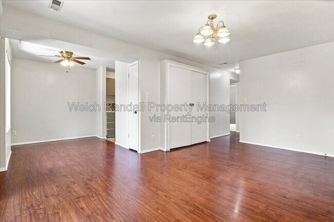 Building Photo - 5511 S Willow Ln
