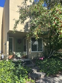 Building Photo - 3022 Yulupa Ave